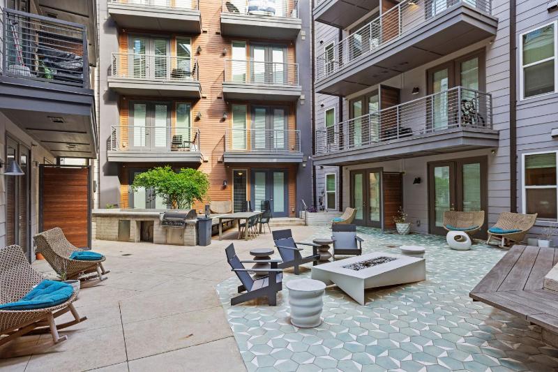 Placemakr Downtown Austin - image 30