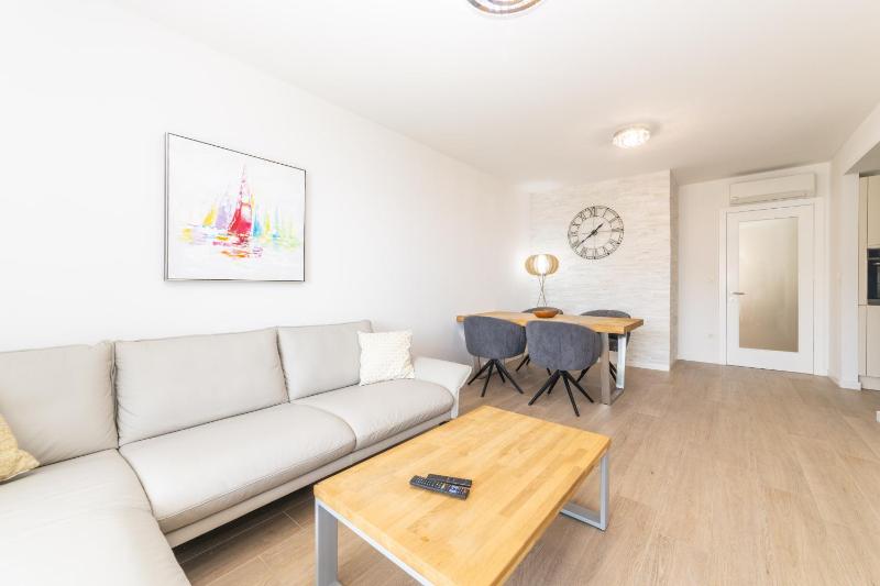 Luxury Apartments Sunny Side - image 26