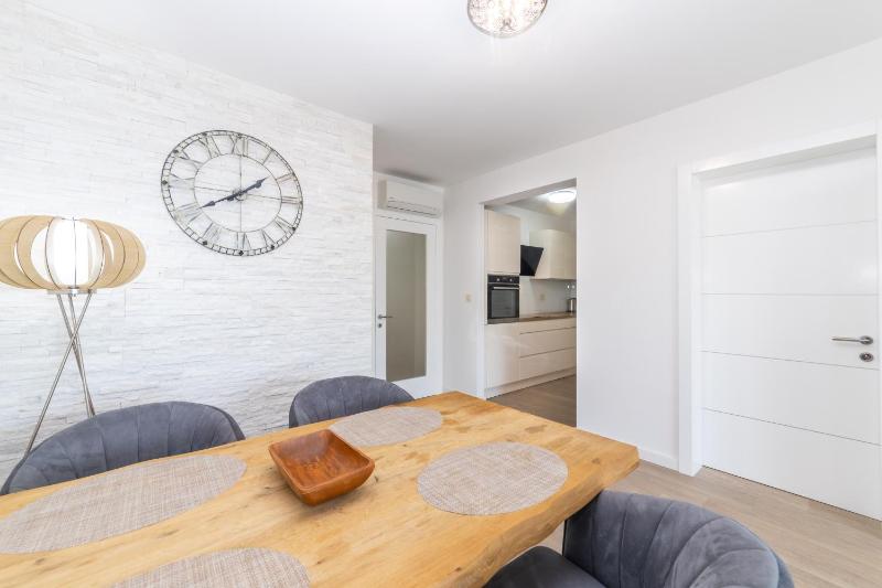 Luxury Apartments Sunny Side - image 40