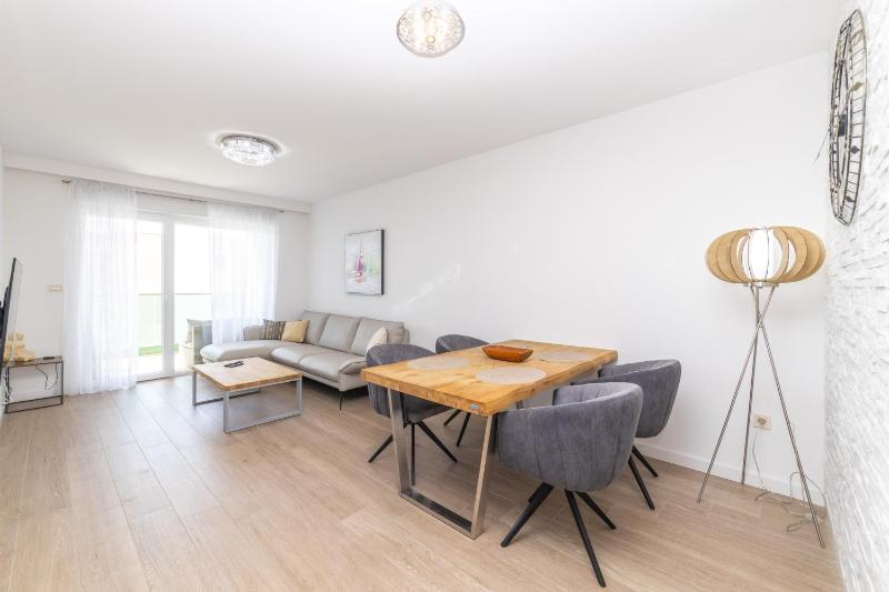 Luxury Apartments Sunny Side - image 36