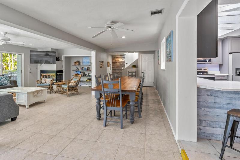 Anna Maria Oasis - image 49