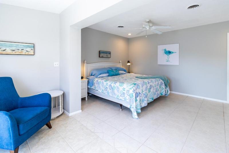Anna Maria Oasis - image 48