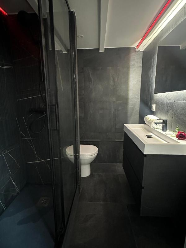 Atypique sous chateau vieille ville AC - image 18