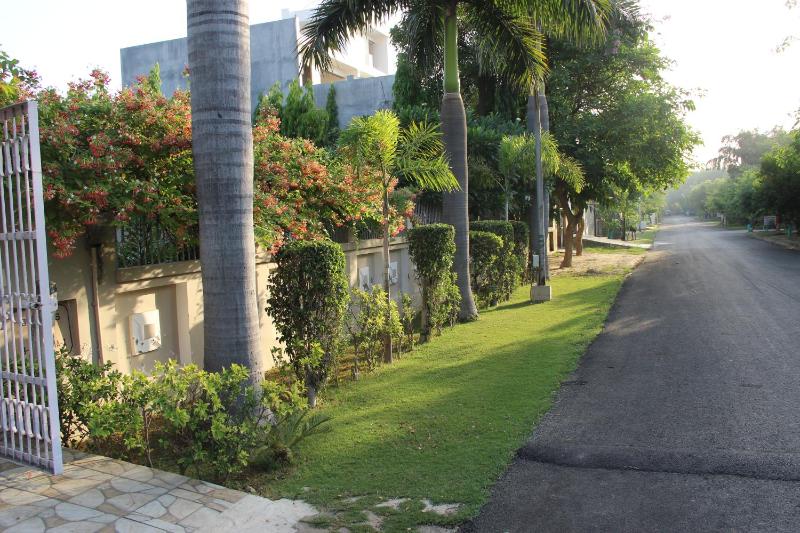Zuri Holiday Home - image 11