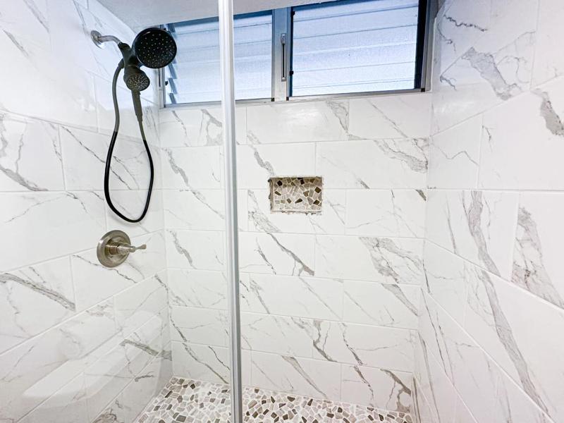 Brand New Condo with excellent reviews - image 31