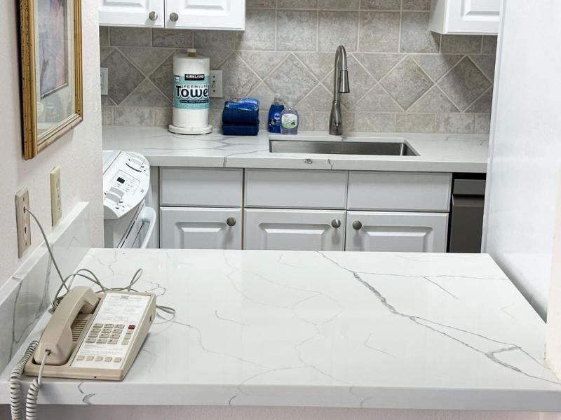 Brand New Condo with excellent reviews - image 24