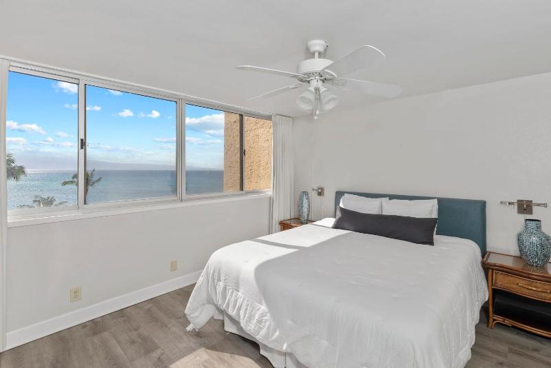 Brand New Condo with excellent reviews - image 21