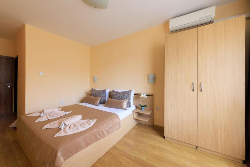 Double Room with Balcony image 1