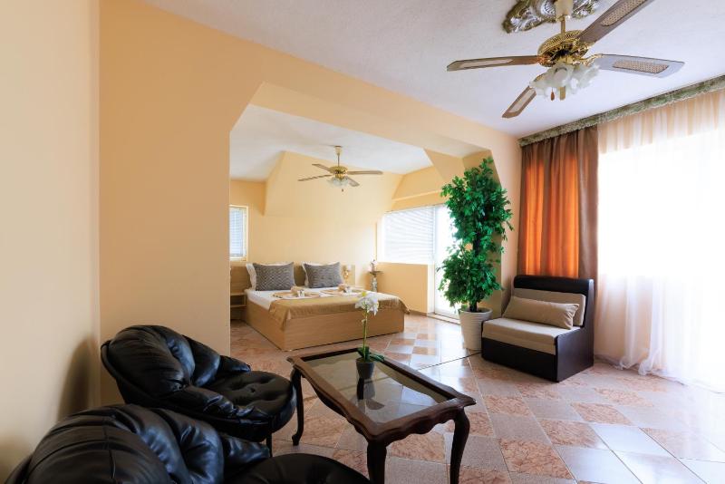 Superior Double Room with Extra Bed and Balcony (2 Adults + 1 Child) image 1