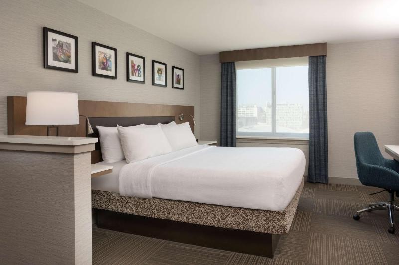 Hilton Garden Inn Philadelphia Center City - image 13