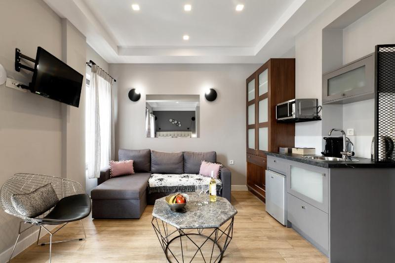 Suite with Balcony image 3