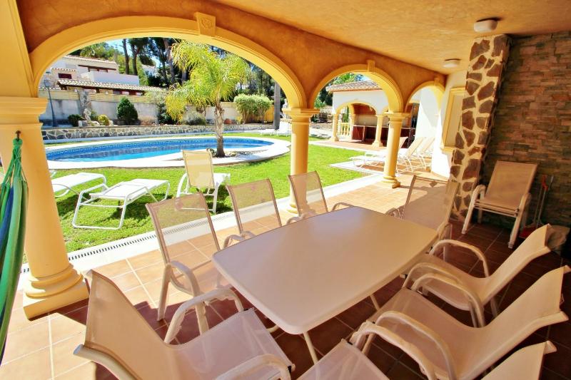 Bahia - spacious family villa with private pool in Moraira - image 11