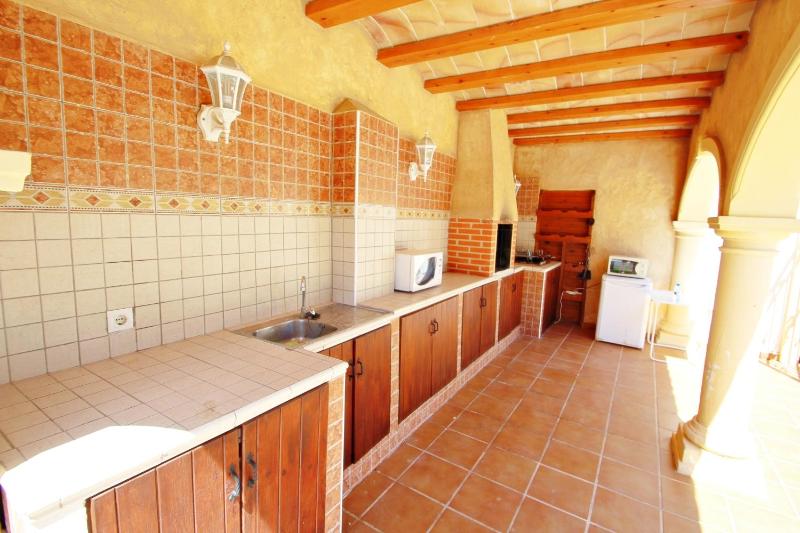 Bahia - spacious family villa with private pool in Moraira - image 25