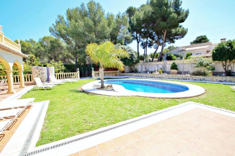 Bahia - spacious family villa with private pool in Moraira - image 27
