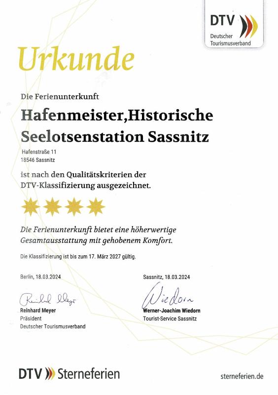 Apartment with Sea View image 2