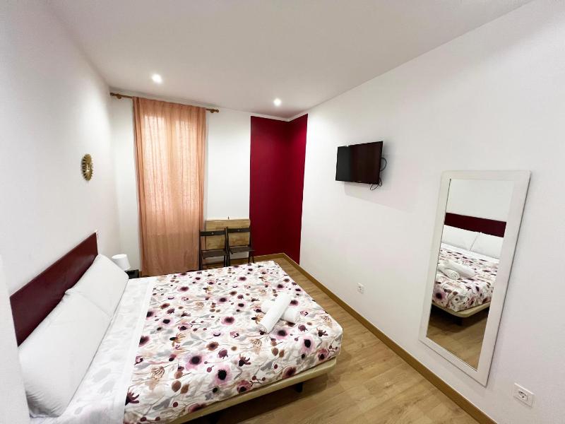 Interior Economy Double Room with Shared Bathroom image 1