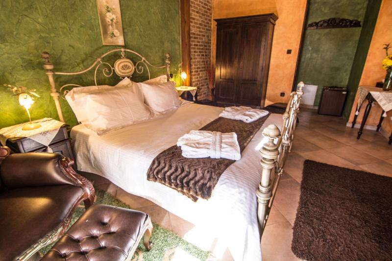 Deluxe Suite with Fireplace image 4