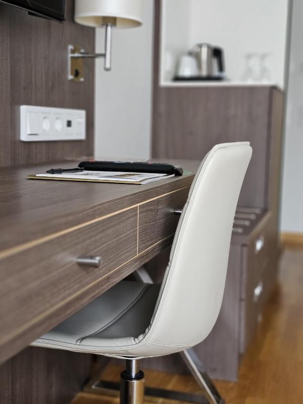 Standard Double Room image 4