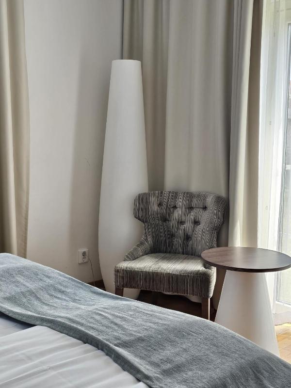 Classic Double Room with Balcony image 2