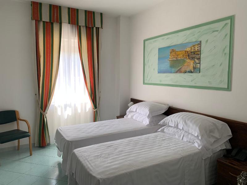 Standard Double Room image 1