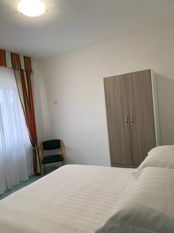 Standard Triple Room image 2