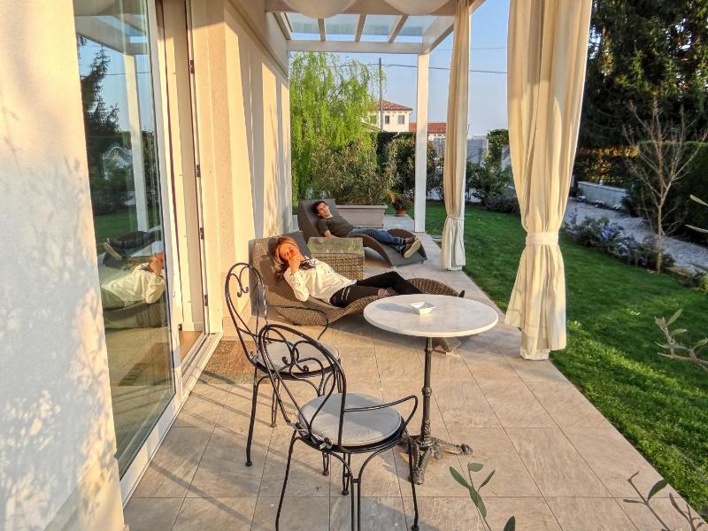 Superior Double Room with Extra Bed and Garden View image 2