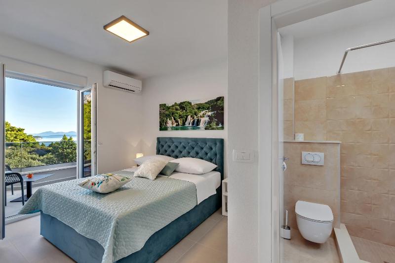 Family friendly apartments with a swimming pool Podgora Makarska - 11937 - image 29