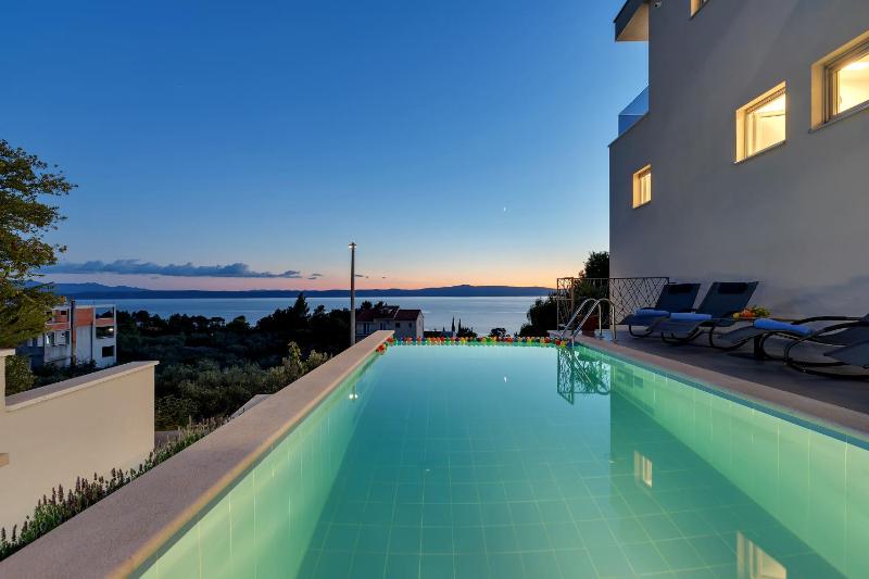 Family friendly apartments with a swimming pool Podgora Makarska - 11937 - image 27