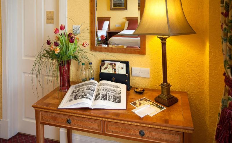 Classic Single Room image 3