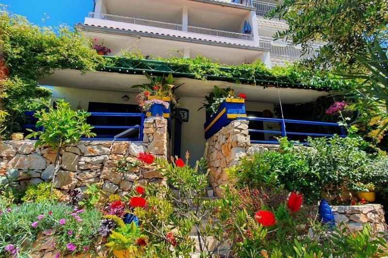 Apartments by the sea Murter - 22397 - image 5