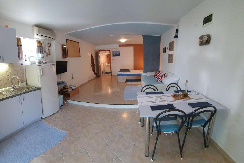 Apartments by the sea Murter - 22397 - image 24