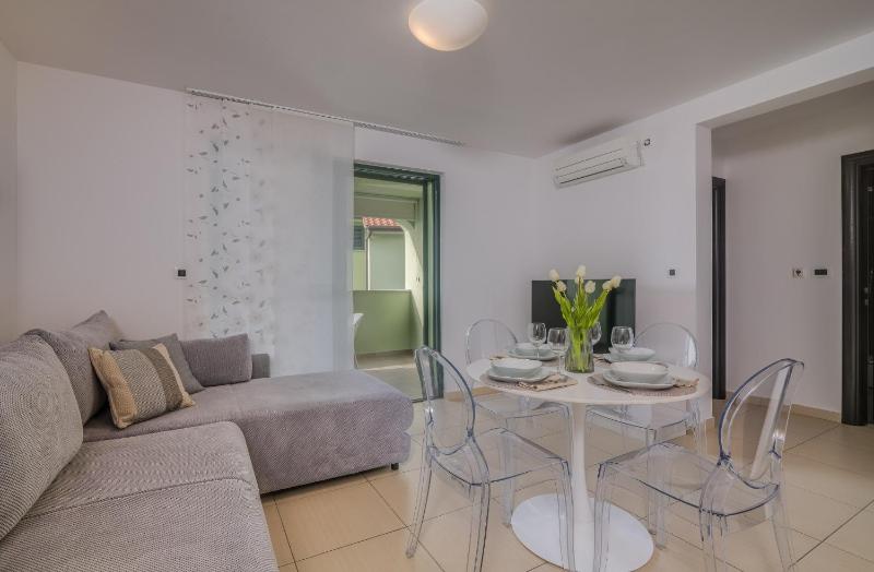 Apartments by the sea Turcic Krk - 23084 - image 7