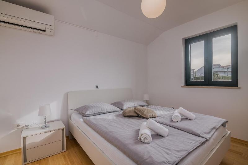 Apartments by the sea Turcic Krk - 23084 - image 21