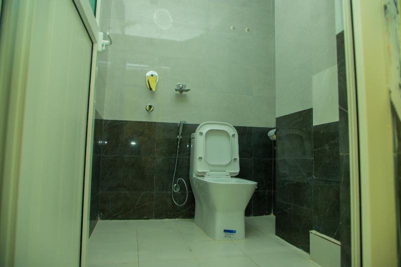 Hotel Pokhara Suites - image 2