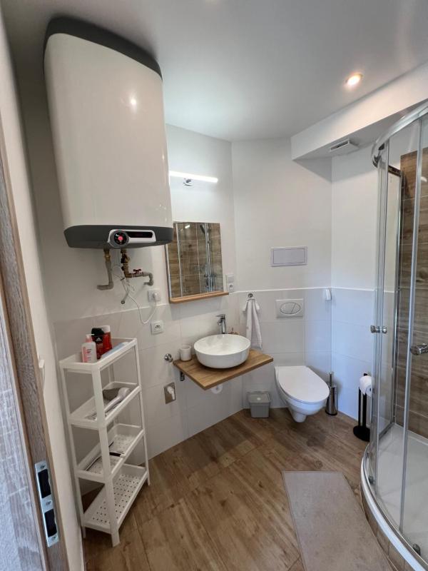 RK Apartment - image 8