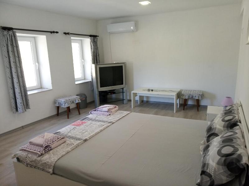 Deluxe Double Room with Extra Bed image 1
