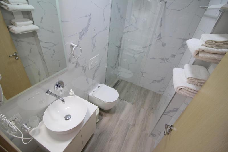 Studio Apartment with Sea View image 2