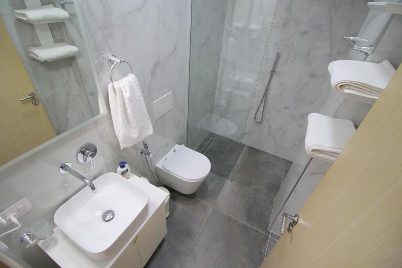 Studio Apartment with Sea View image 4