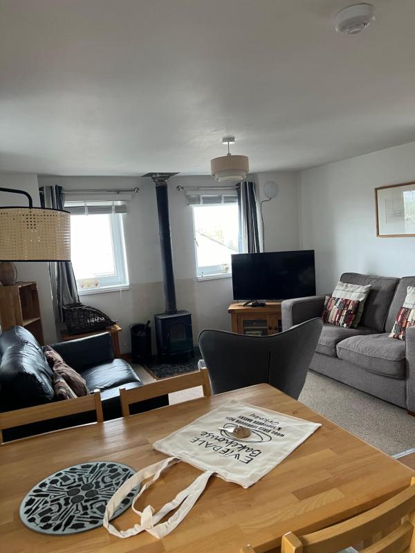 Two-Bedroom House image 4