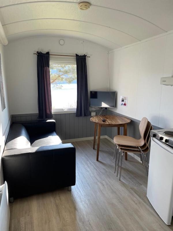 One-Bedroom Cottage image 1