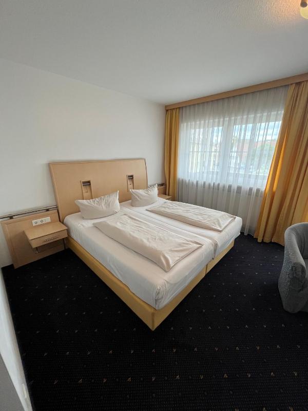Double Room image 1