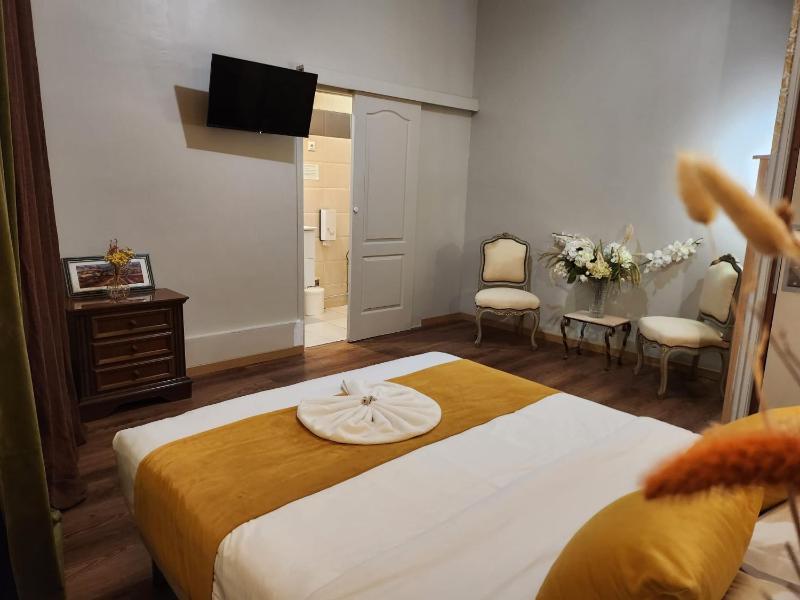 Superior Double Room image 3