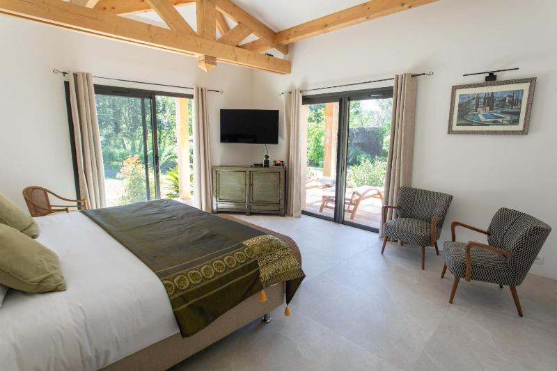 Deluxe Double Room image 4