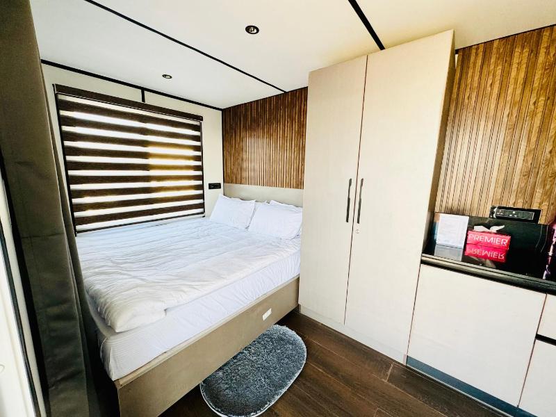 The Jade Highlands Mountain View Cozy container 2bhk villa - image 9