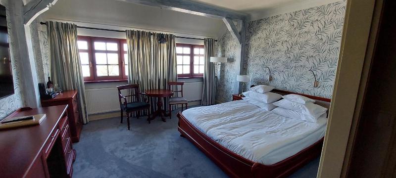 Double Room with Sea View image 1