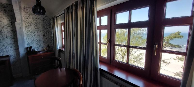Double Room with Sea View image 4