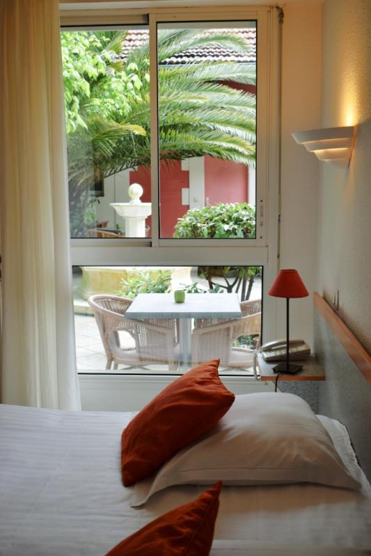Double Room Patio Side image 3