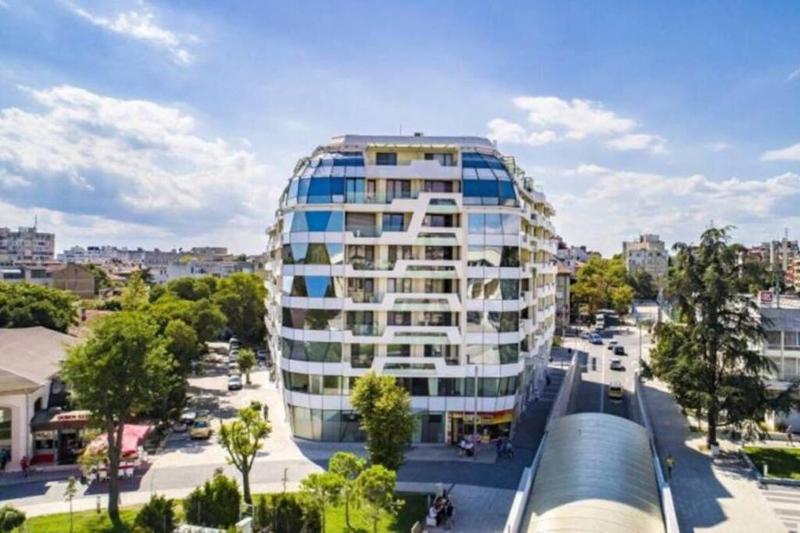 *HOT* Main Square Brand New Luxury Apartment Images
