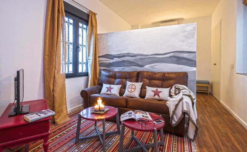 Studio Apartment with Patio Access image 3