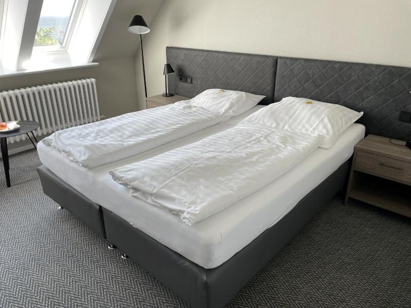 Comfort Double Room with Sea View image 4
